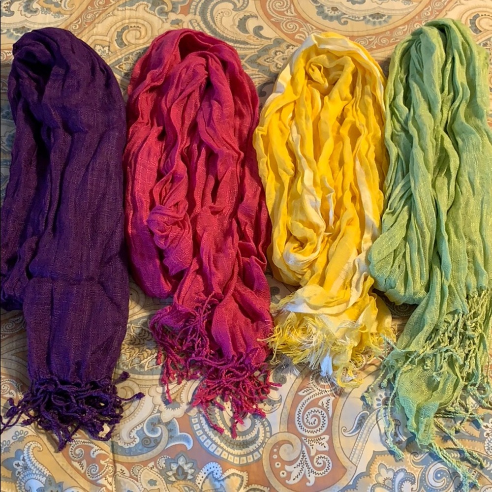 SCARVES (4) 🧣🧣🧣🧣